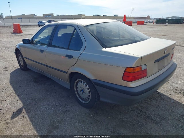 1992 BMW 325 WBACB3319NFE06389 Photo 2