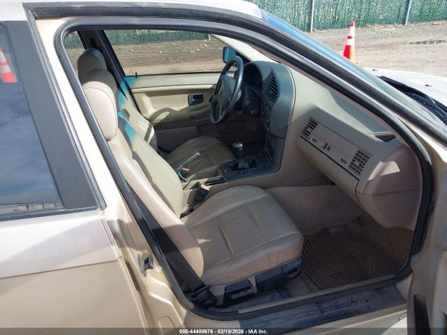1992 BMW 325 WBACB3319NFE06389 Photo 4