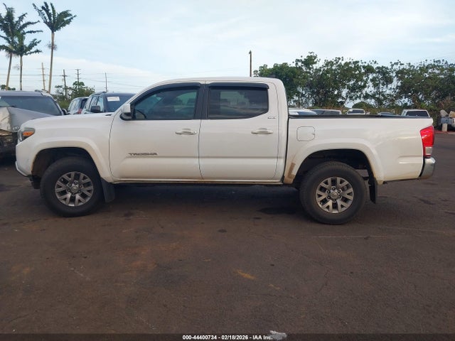 5TFAX5GN8HX090581 Toyota Tacoma Sr5