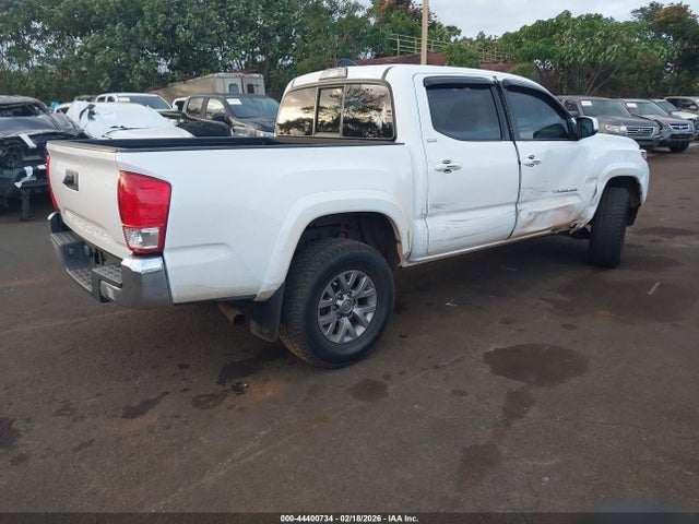 5TFAX5GN8HX090581 Toyota Tacoma Sr5