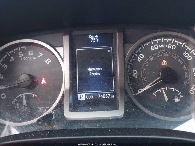 5TFAX5GN8HX090581 Toyota Tacoma Sr5