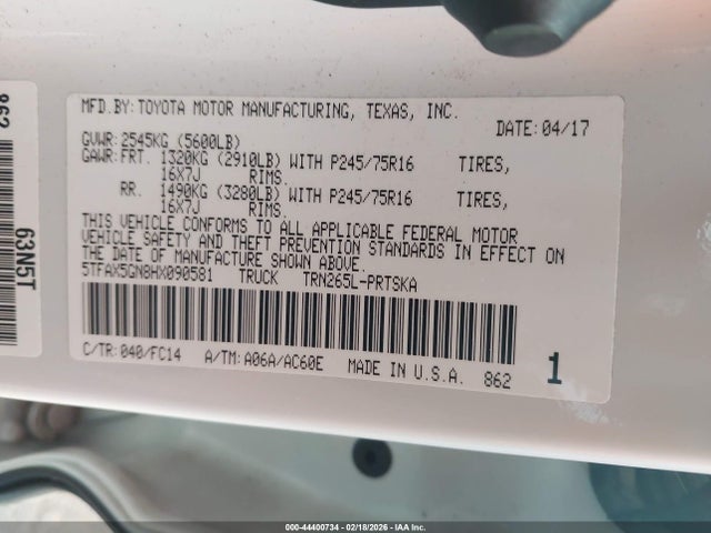 5TFAX5GN8HX090581 Toyota Tacoma Sr5