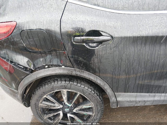 JN1BJ1CR1HW108788 Nissan Rogue Sport Sl