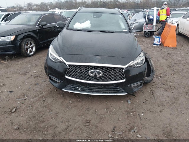 44400754 :رقم المزاد ، SJKCH5CP9HA034887 vin ، 2017 Infiniti Qx30 Premium مزاد بيع