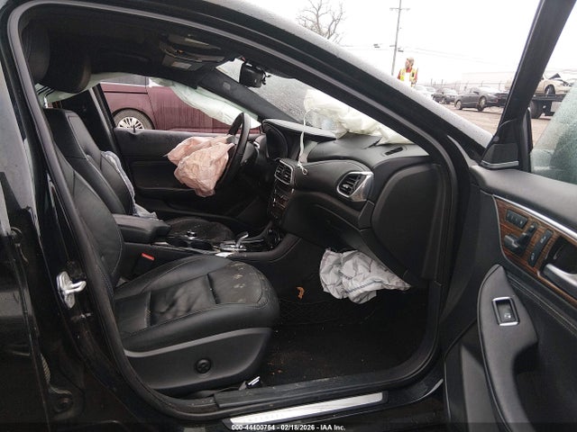 44400754 :رقم المزاد ، SJKCH5CP9HA034887 vin ، 2017 Infiniti Qx30 Premium مزاد بيع