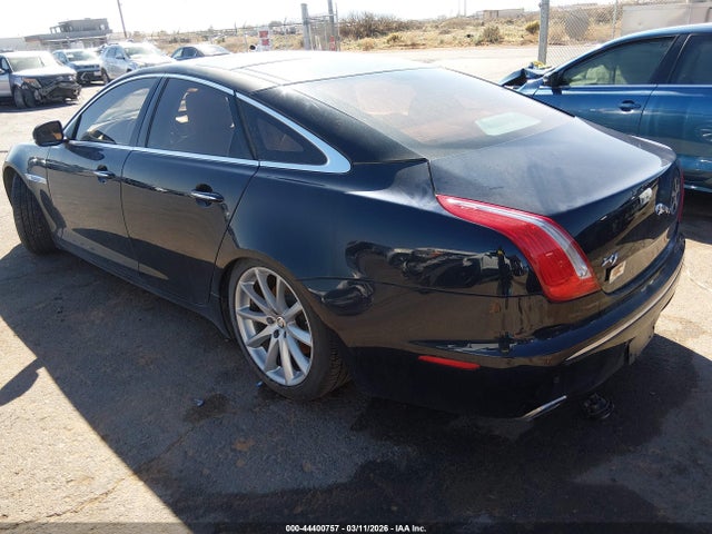 2012 JAGUAR XJ SAJWA1CB9CLV22608 Photo 2