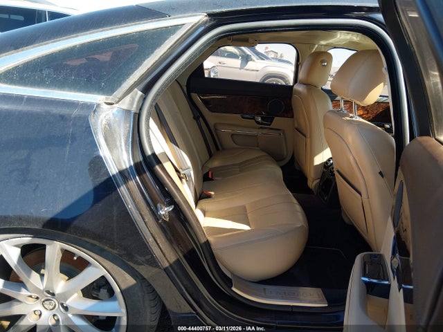 2012 JAGUAR XJ SAJWA1CB9CLV22608 Photo 7