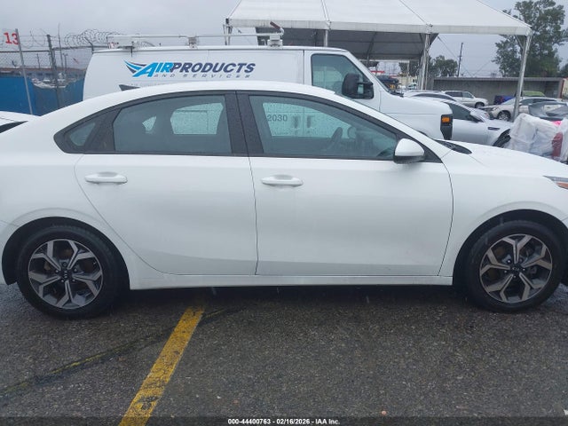 3KPF24AD7ME268134 KIA Forte Lxs
