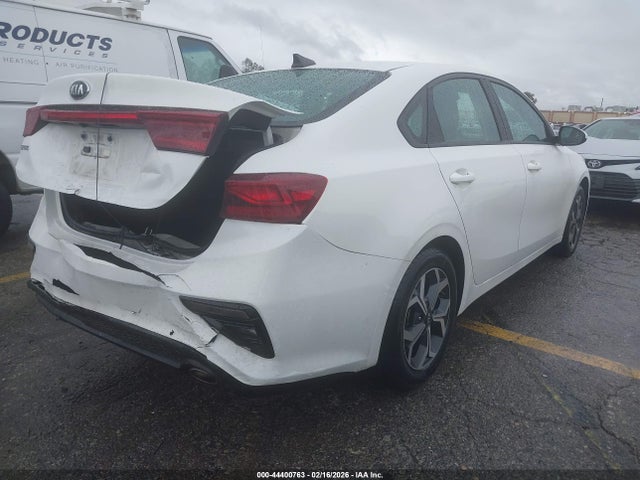 3KPF24AD7ME268134 KIA Forte Lxs