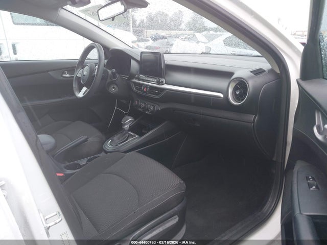 3KPF24AD7ME268134 KIA Forte Lxs