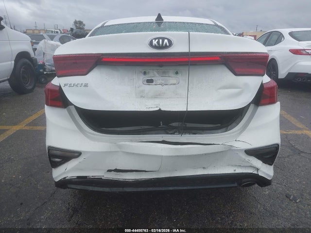 3KPF24AD7ME268134 KIA Forte Lxs