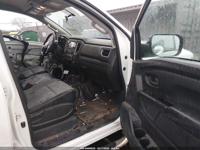 1N6AA1F30JN528132 Nissan Titan Xd S Gas