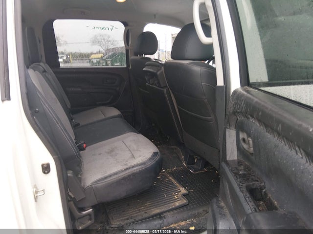 1N6AA1F30JN528132 Nissan Titan Xd S Gas