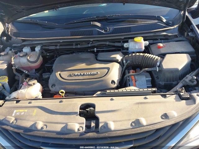 2018 CHRYSLER PACIFICA HYBRID 2C4RC1H74JR332973 Photo 9