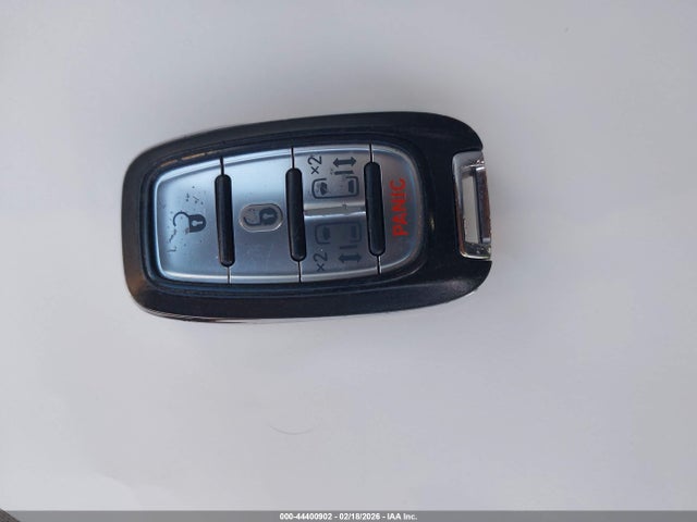 2018 CHRYSLER PACIFICA HYBRID 2C4RC1H74JR332973 Photo 10