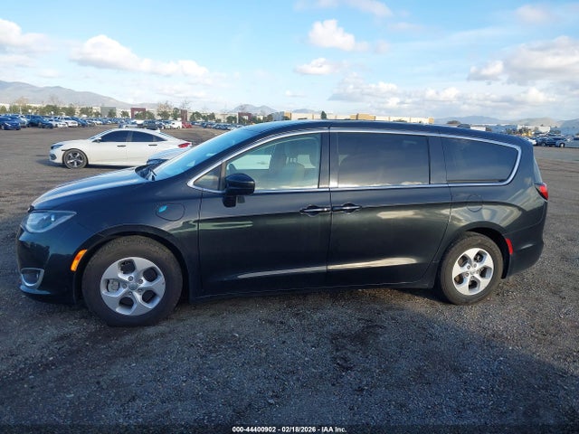 2C4RC1H74JR332973 Chrysler Pacifica Hybrid Touring Plus