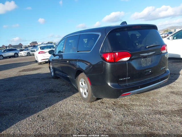 2018 CHRYSLER PACIFICA HYBRID 2C4RC1H74JR332973 Photo 2