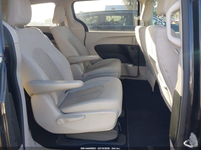 2018 CHRYSLER PACIFICA HYBRID 2C4RC1H74JR332973 Photo 7