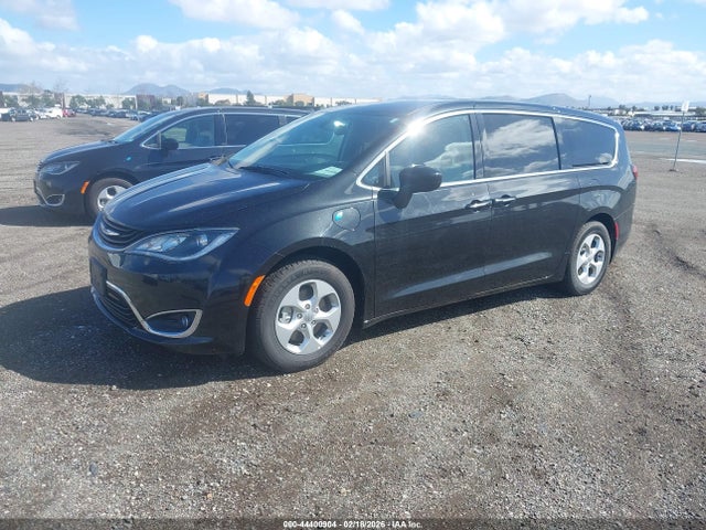 2018 CHRYSLER PACIFICA HYBRID 2C4RC1H78JR332975 Photo 1