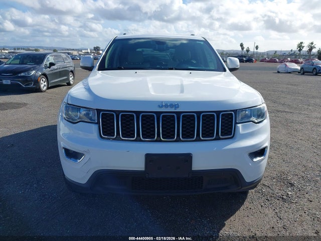 1C4RJEAG8HC856105 Jeep Grand Cherokee Laredo 4x2
