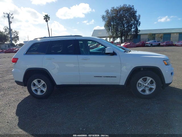 1C4RJEAG8HC856105 Jeep Grand Cherokee Laredo 4x2