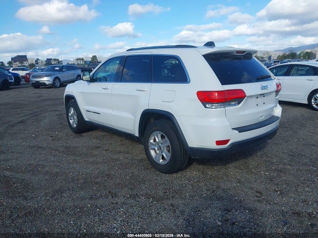 2017 JEEP GRAND CHEROKEE 1C4RJEAG8HC856105 Photo 2