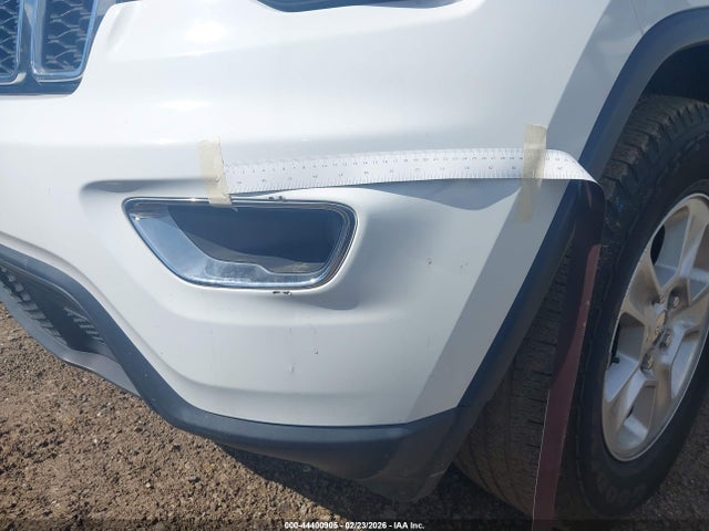 1C4RJEAG8HC856105 Jeep Grand Cherokee Laredo 4x2