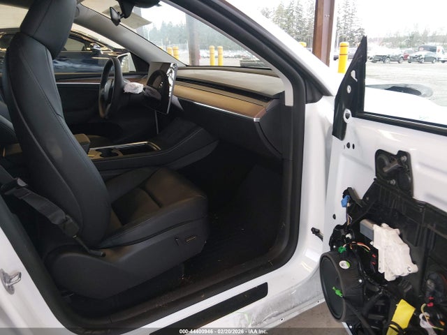 2024 TESLA MODEL Y 7SAYGDEE6RF155504 Photo 4