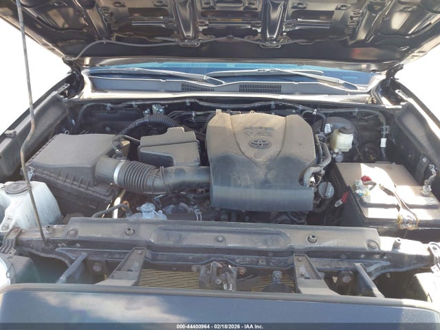 3TMAZ5CN4KM113268 Toyota Tacoma Sr5 V6