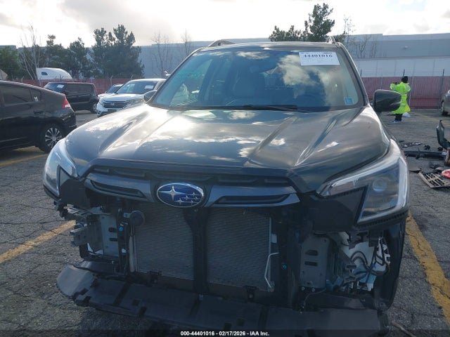 JF2SKAPC0NH519164 Subaru Forester Limited