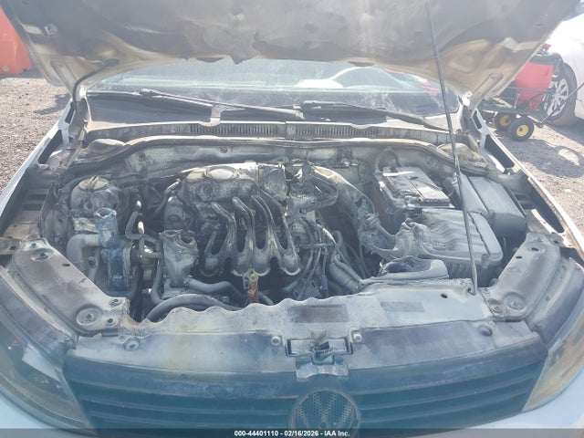 2014 Volkswagen Jetta 2.0l S მანქანა იყიდება აუქციონზე, vin: 3VW2K7AJ2EM310087, აუქციონის ნომერი: 44401110