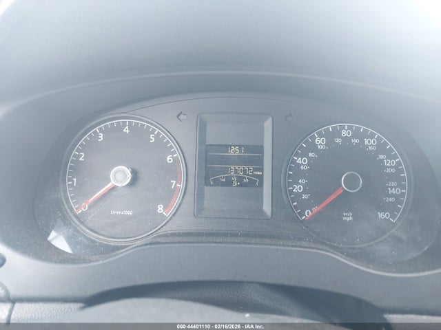 2014 Volkswagen Jetta 2.0l S მანქანა იყიდება აუქციონზე, vin: 3VW2K7AJ2EM310087, აუქციონის ნომერი: 44401110