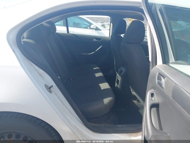 2014 Volkswagen Jetta 2.0l S მანქანა იყიდება აუქციონზე, vin: 3VW2K7AJ2EM310087, აუქციონის ნომერი: 44401110