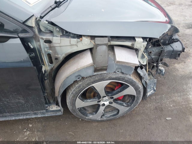 Продаж на аукціоні авто 2015 Volkswagen Golf Gti 2.0t Autobahn 4-door, vin: 3VW4T7AU6FM002440, номер лоту: 44401155