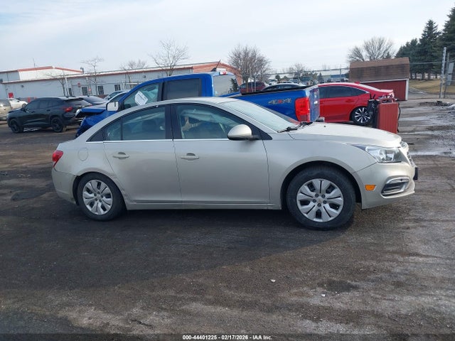 44401225 :رقم المزاد ، 1G1PC5SB3F7116450 vin ، 2015 Chevrolet Cruze 1lt Auto مزاد بيع