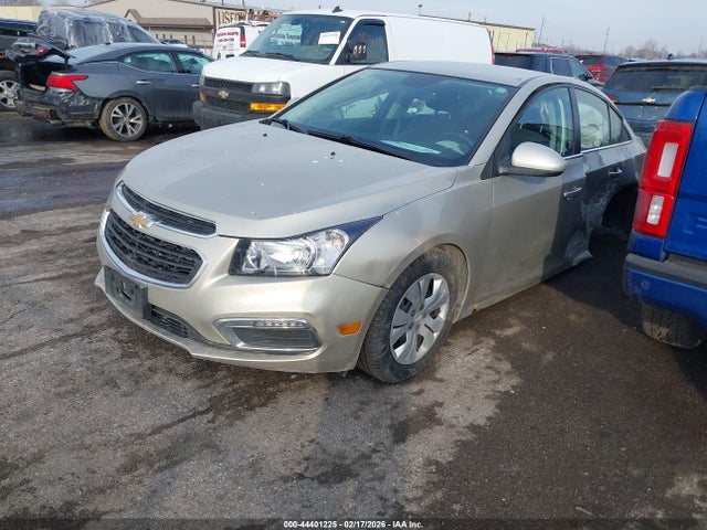 44401225 :رقم المزاد ، 1G1PC5SB3F7116450 vin ، 2015 Chevrolet Cruze 1lt Auto مزاد بيع