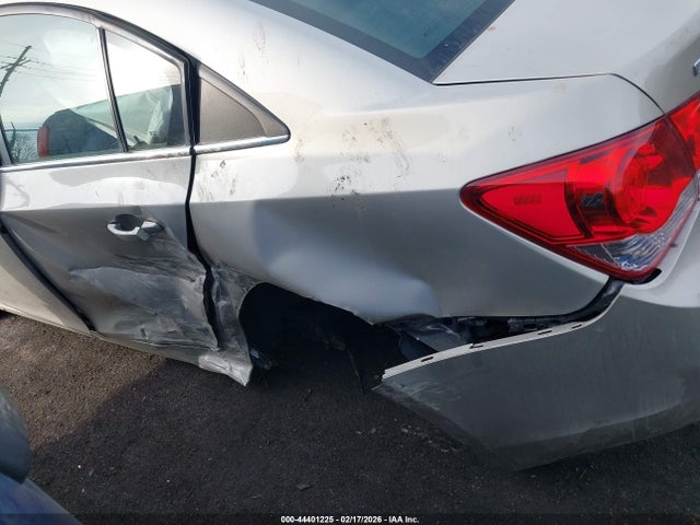 44401225 :رقم المزاد ، 1G1PC5SB3F7116450 vin ، 2015 Chevrolet Cruze 1lt Auto مزاد بيع