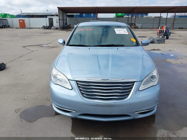 44401272 :رقم المزاد ، 1C3CCBBB0DN545305 vin ، 2013 Chrysler 200 Touring مزاد بيع