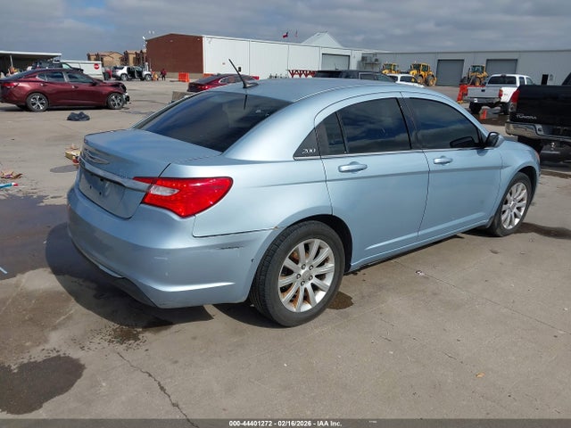 44401272 :رقم المزاد ، 1C3CCBBB0DN545305 vin ، 2013 Chrysler 200 Touring مزاد بيع