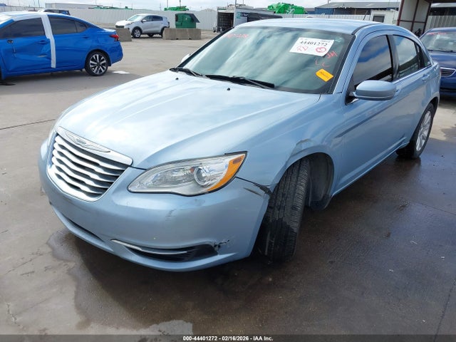 44401272 :رقم المزاد ، 1C3CCBBB0DN545305 vin ، 2013 Chrysler 200 Touring مزاد بيع