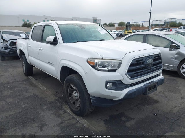 5TFAX5GN4JX110718 Toyota Tacoma Sr5