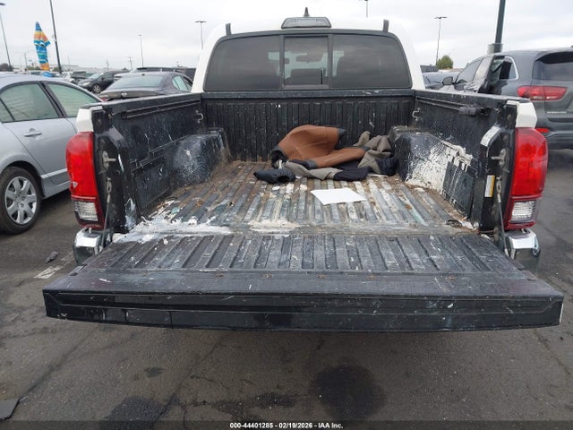 5TFAX5GN4JX110718 Toyota Tacoma Sr5