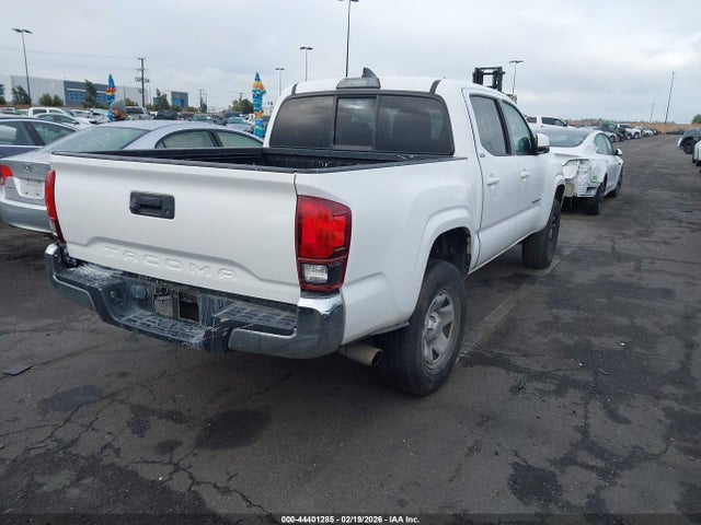5TFAX5GN4JX110718 Toyota Tacoma Sr5