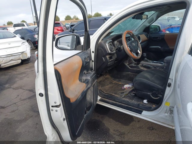 5TFAX5GN4JX110718 Toyota Tacoma Sr5