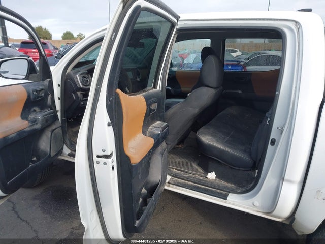 5TFAX5GN4JX110718 Toyota Tacoma Sr5