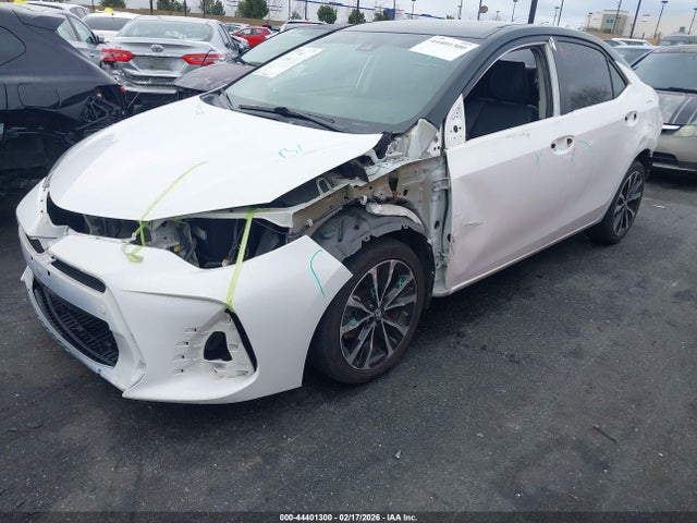 Toyota COROLLA SE 2018 5YFBURHEXJP777861 Image 2