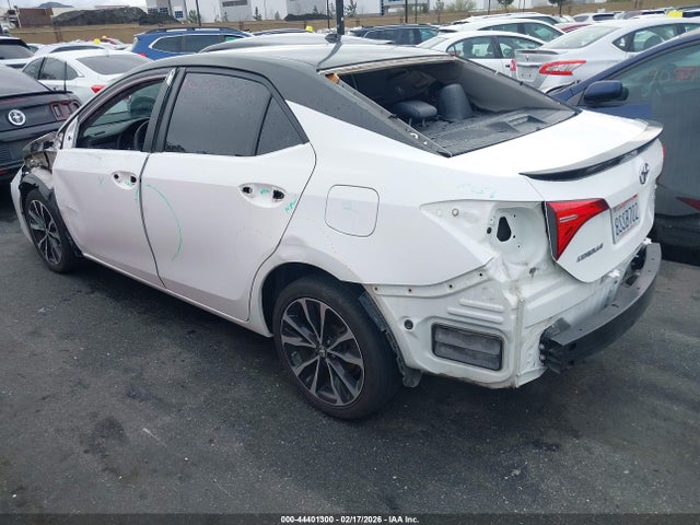 Toyota COROLLA SE 2018 5YFBURHEXJP777861 Image 3