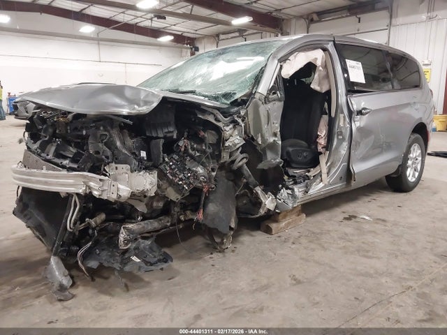 Продажа на аукционе авто 2020 Chrysler Pacifica Touring, vin: 2C4RC1FG1LR158298, номер лота: 44401311