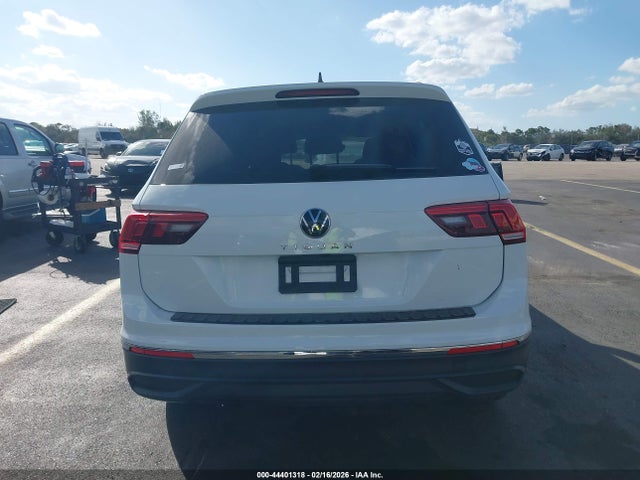 44401318 :رقم المزاد ، 3VVRB7AX1RM201021 vin ، 2024 Volkswagen Tiguan 2.0t S مزاد بيع