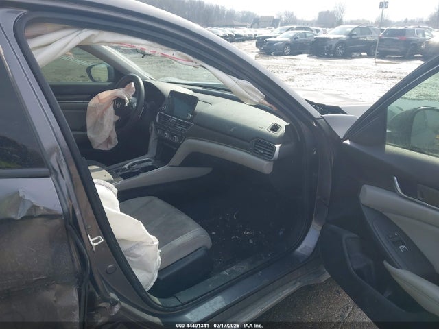2018 HONDA ACCORD HYBRID 1HGCV3F46JA015268 Photo 4